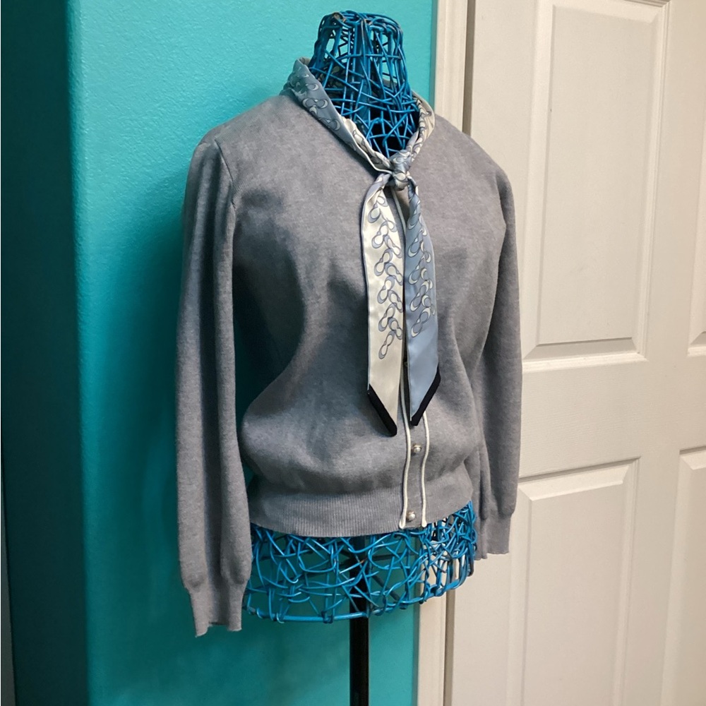 💥PRICE DROP💥 Nice Claup Scarf Sweater